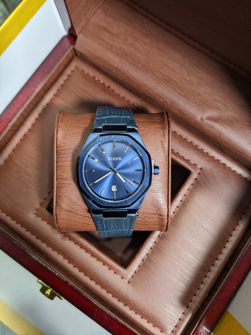 Rizen Premium Watch ( Butterfly Master Lock )